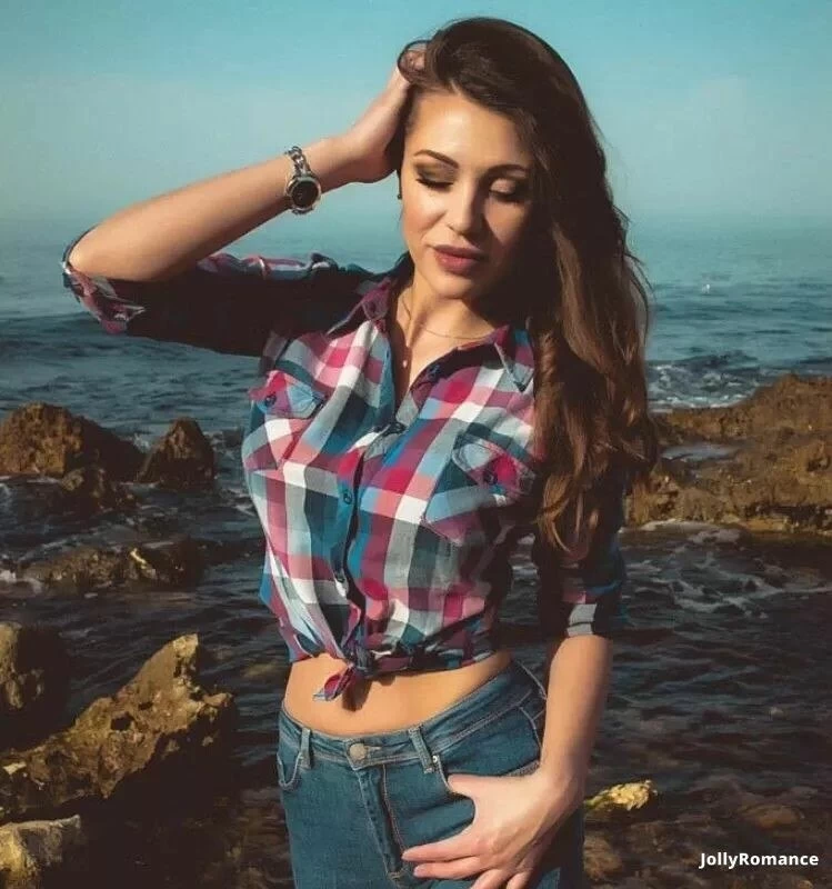 Larisa Profile image 5