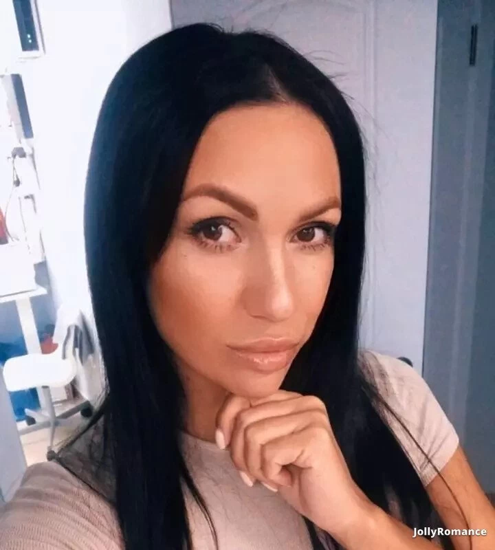 Larisa Profile image 4