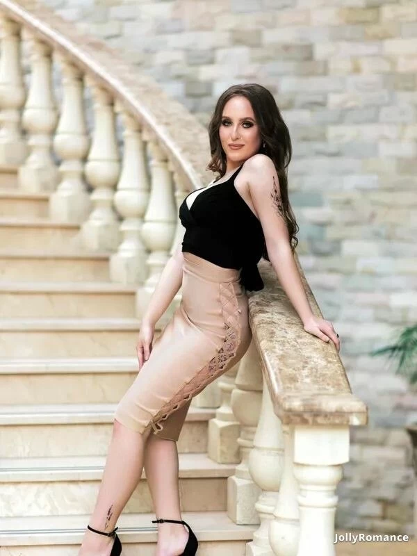 Olga Profile image 5