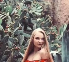 Roza Profile image 2