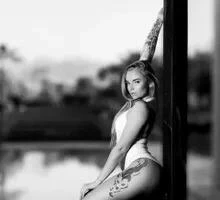 Roza Profile image 3