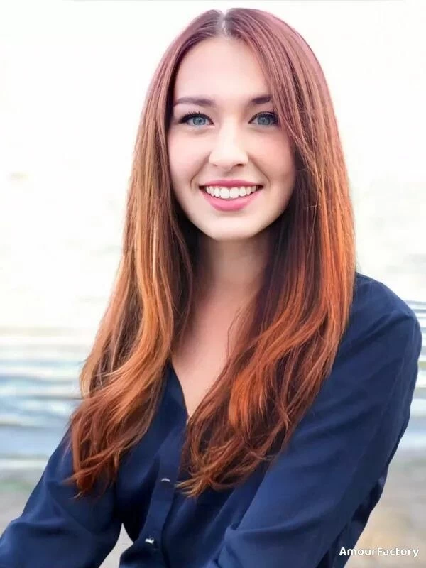 Elena Profile image 4