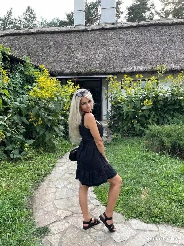 Maria Profile image 1