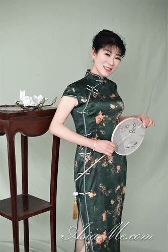 Nina Profile image 3