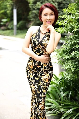 Selina Profile image 2