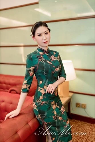 Lynn Profile image 1