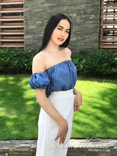 Ella Profile image 3