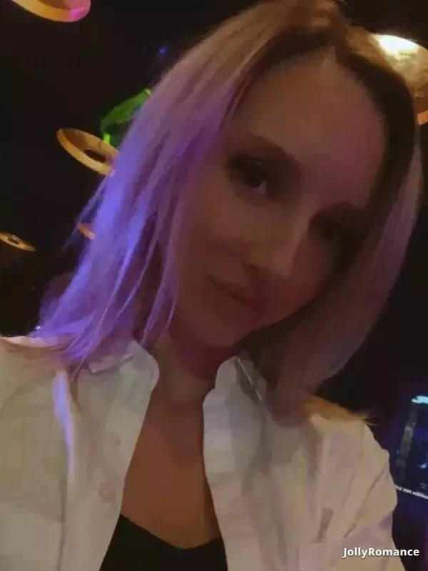 Yana Profile image 2