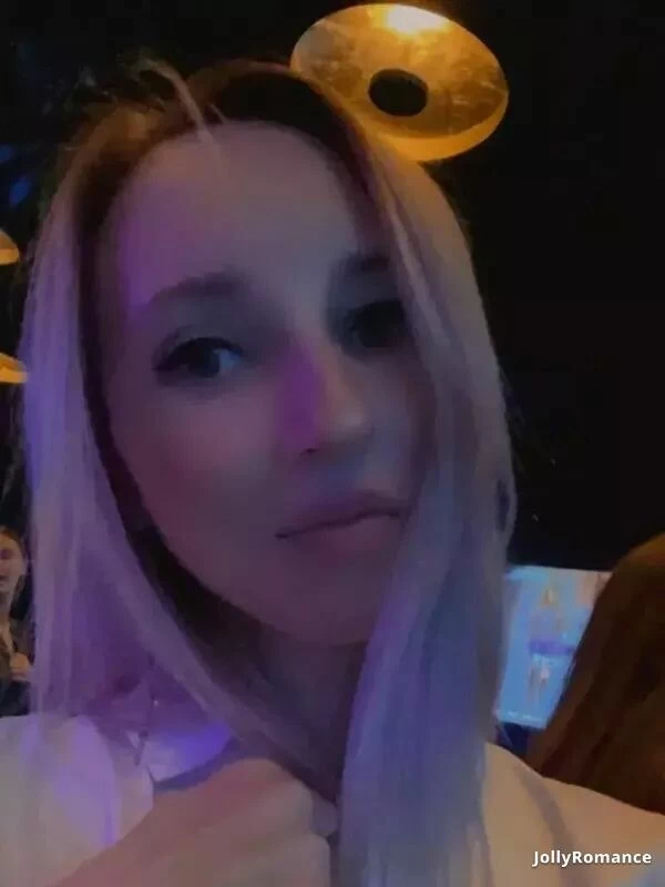 Yana Profile image 3