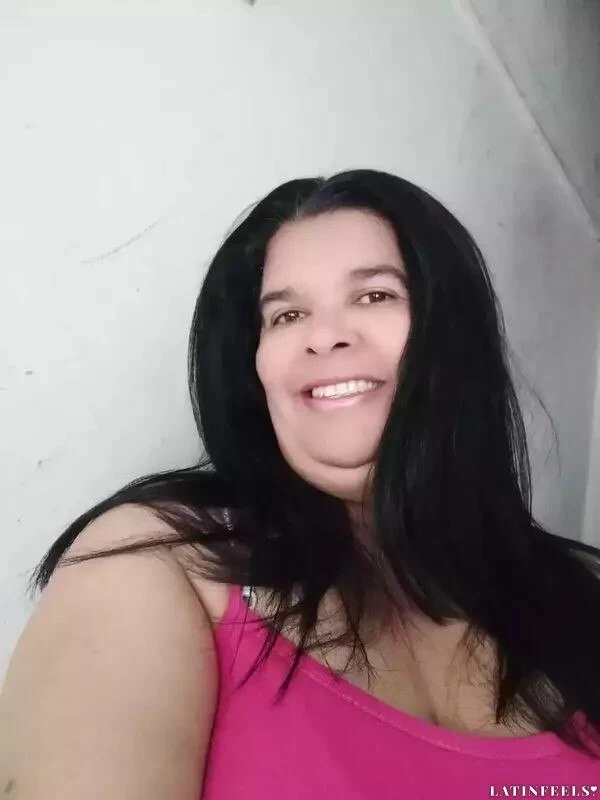 Daniela Profile image 2