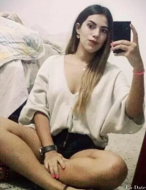 Elena Profile image 2