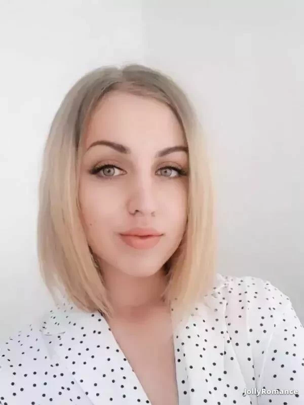 Oksana Profile image 5