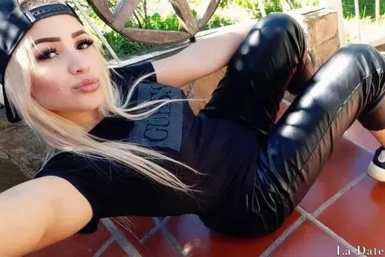 Alexandra Profile image 3