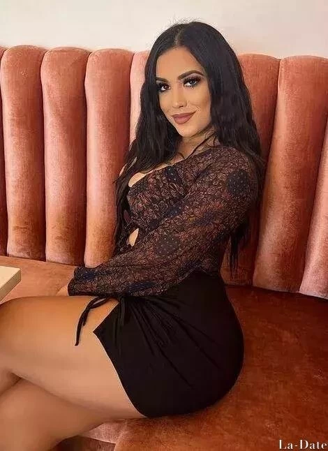 Alejandra Profile image 5