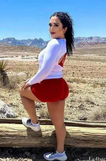 Alejandra Profile image 6
