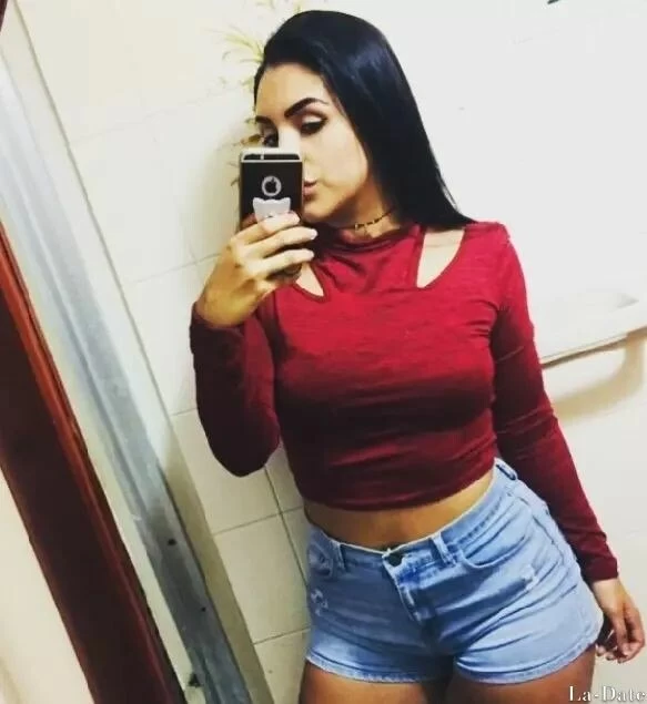 Stefanny Profile image 2