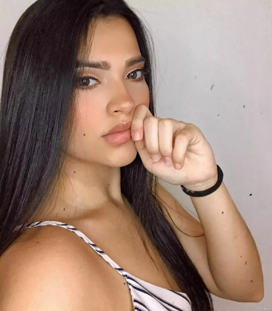 Klaryana Profile image 5