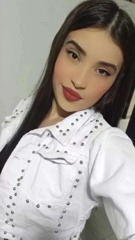 Valeria Profile image 3