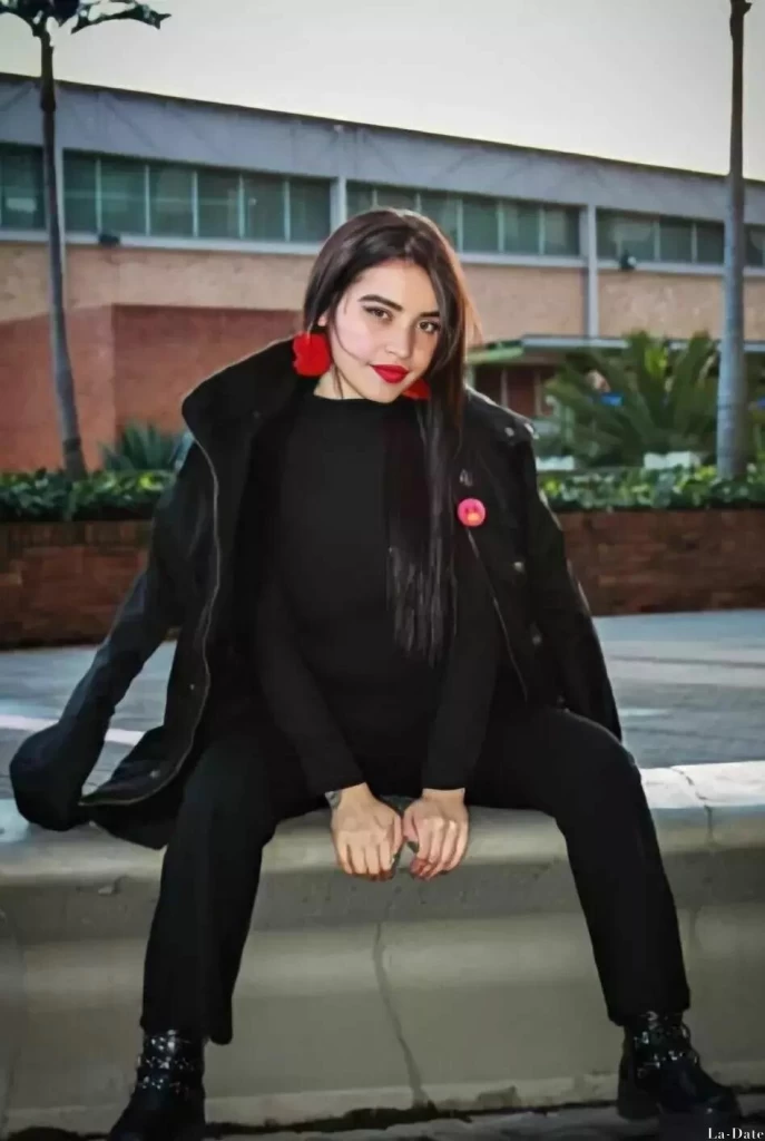 Valeria Profile image 6