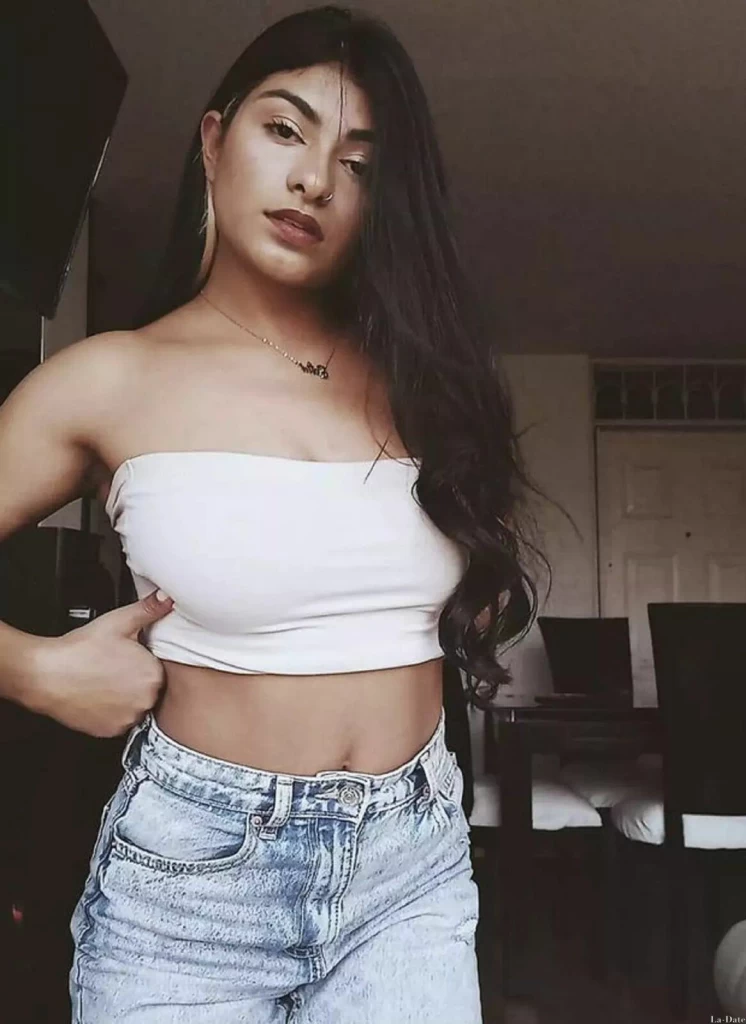Lorena Profile image 2