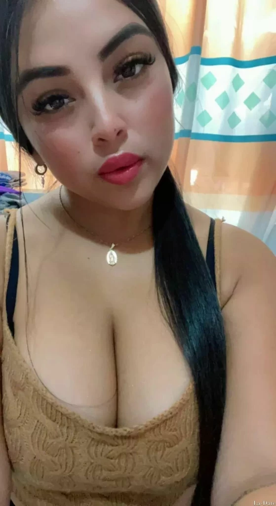 Andrea Profile image 2