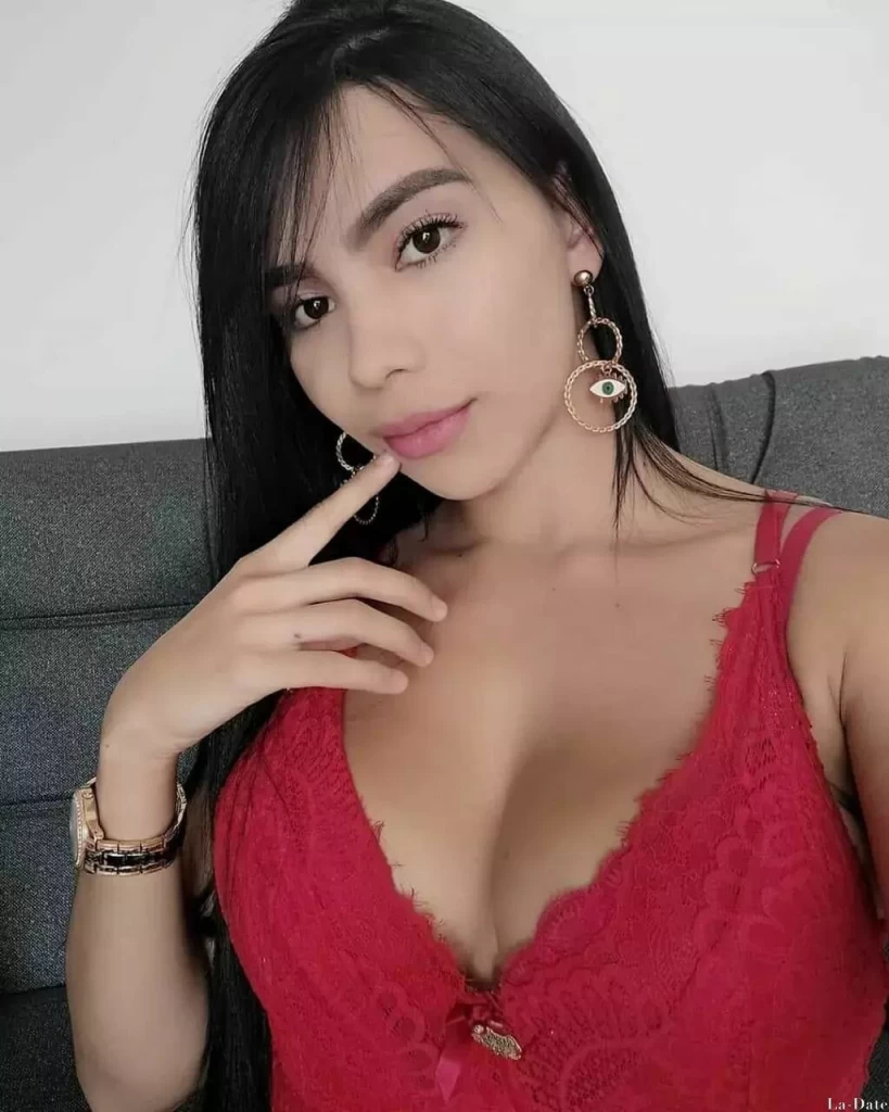 Juliana Profile image 3