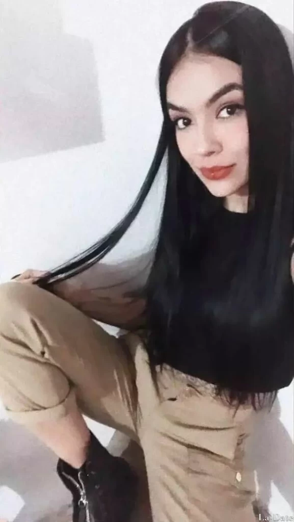 Fernanda Profile image 4