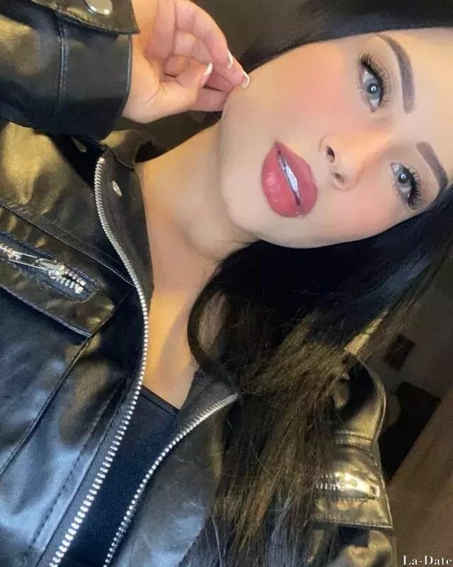 Carolina Profile image 1